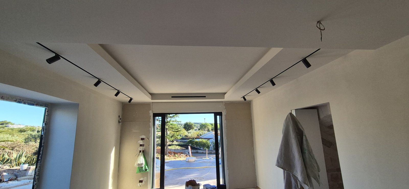 Illuminazione LED su binari magnetici